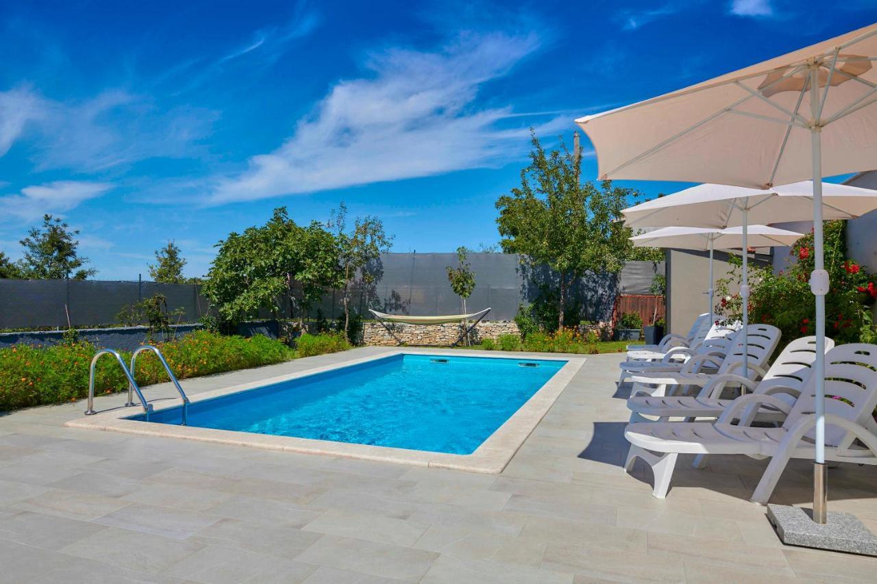 Holiday House Emma Burići Екстериор снимка