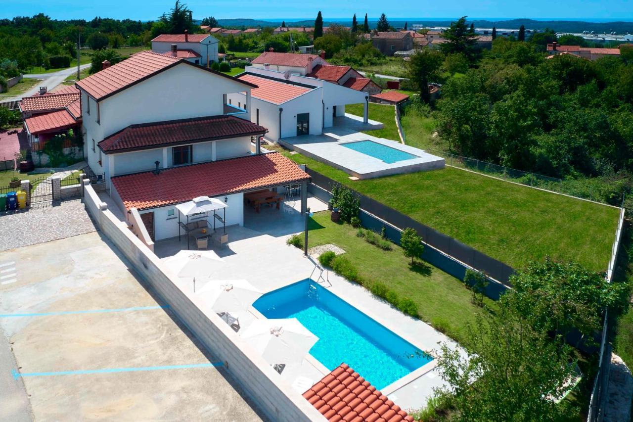 Holiday House Emma Burići Екстериор снимка