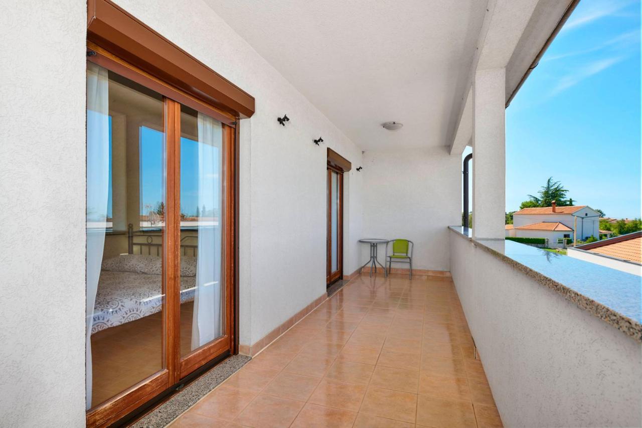 Holiday House Emma Burići Екстериор снимка