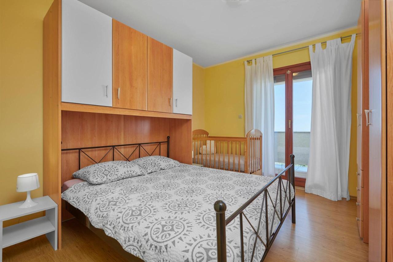 Holiday House Emma Burići Екстериор снимка