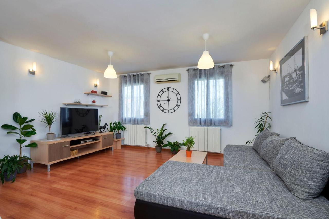 Holiday House Emma Burići Екстериор снимка
