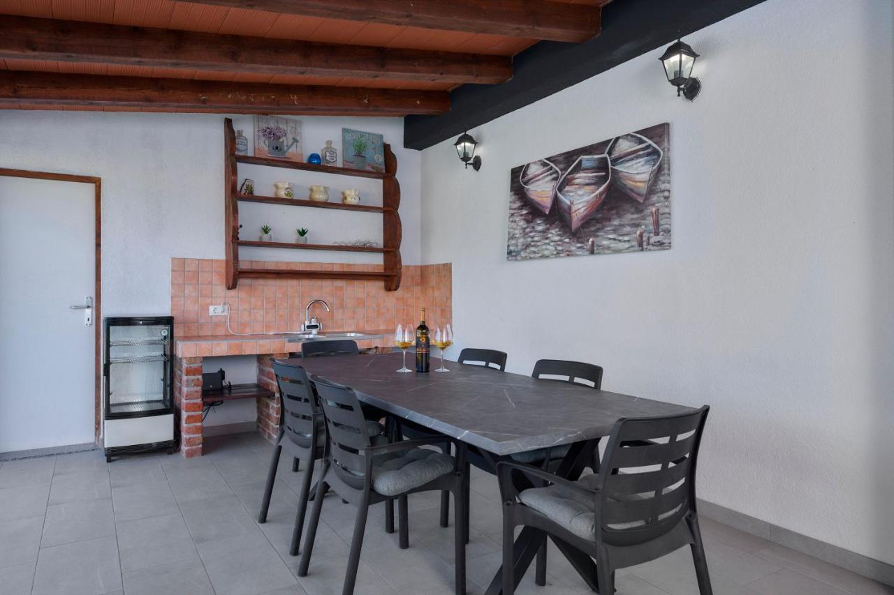 Holiday House Emma Burići Екстериор снимка